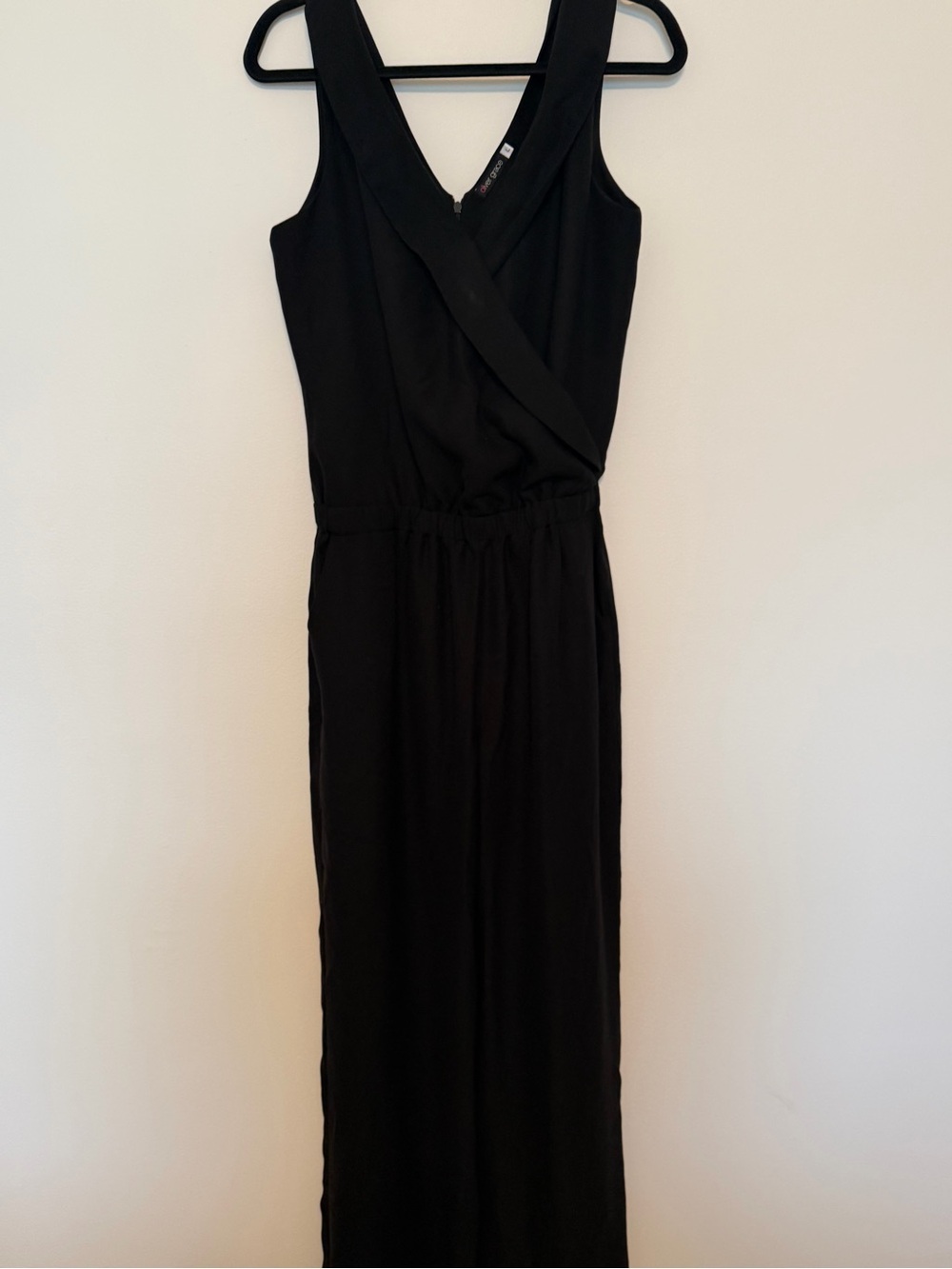 Black V-Neck Sleeveless Jumpsuit- Classic Women's Evening Wear